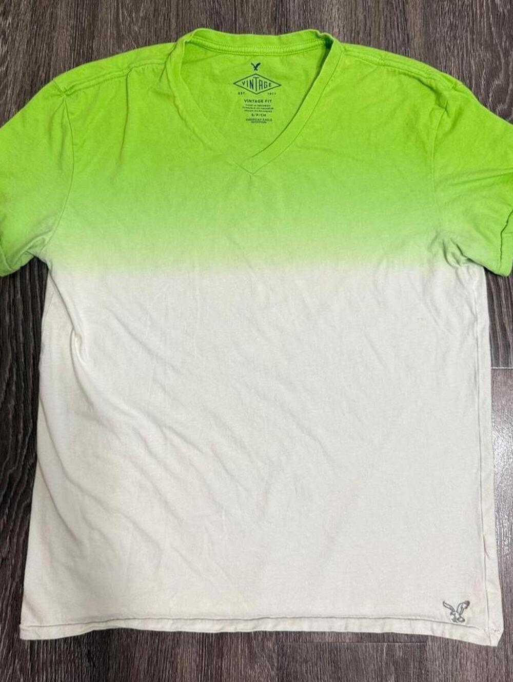 American Eagle Men's Tshirt